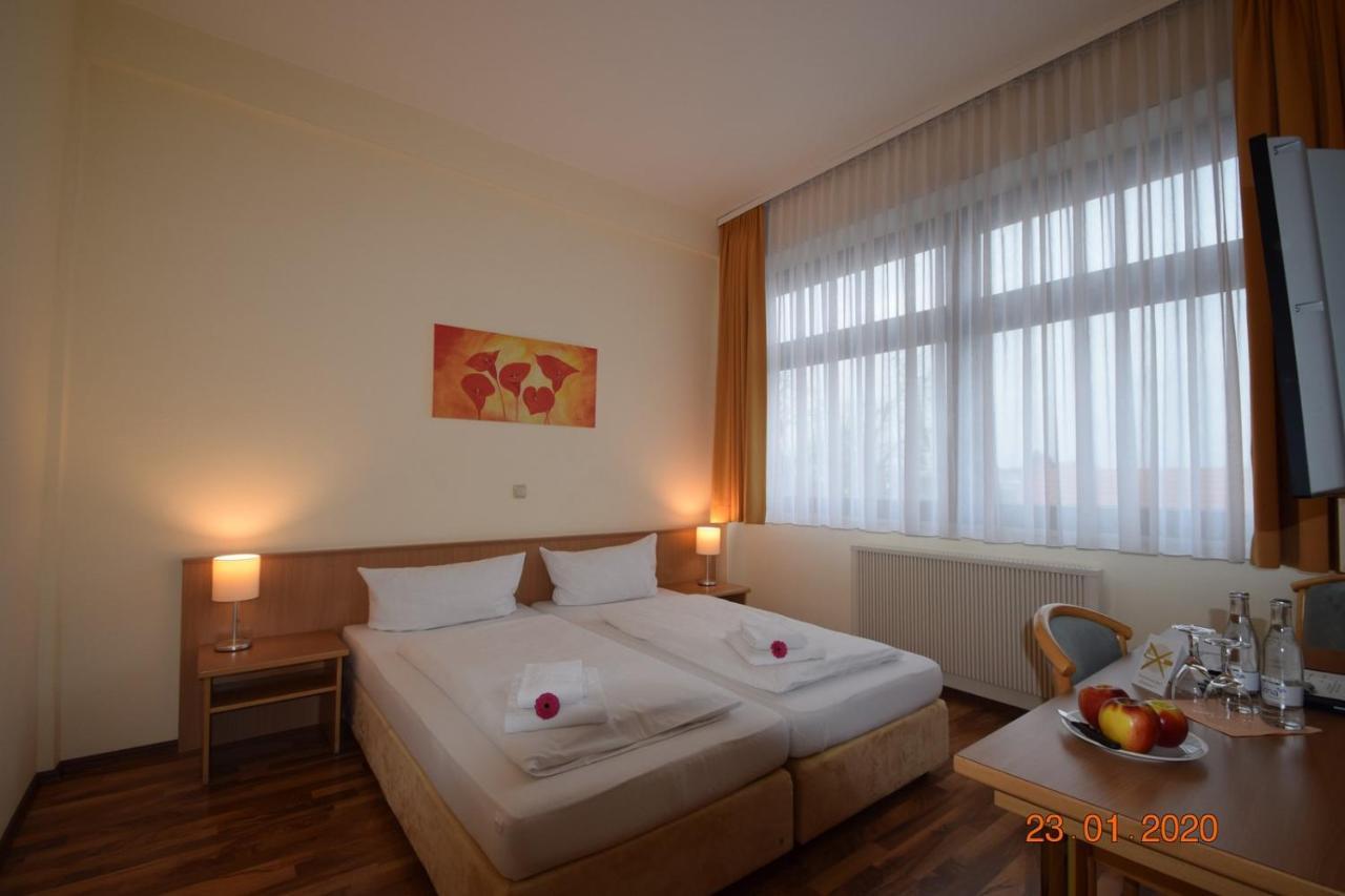 Hotel Zur Rebe Гохгайм-ам-Майн Екстер'єр фото